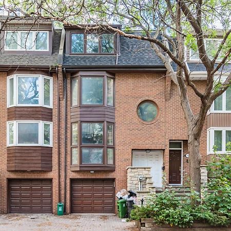 Beautiful Property In Downtown Core Close To Subway Station! 토론토 외부 사진