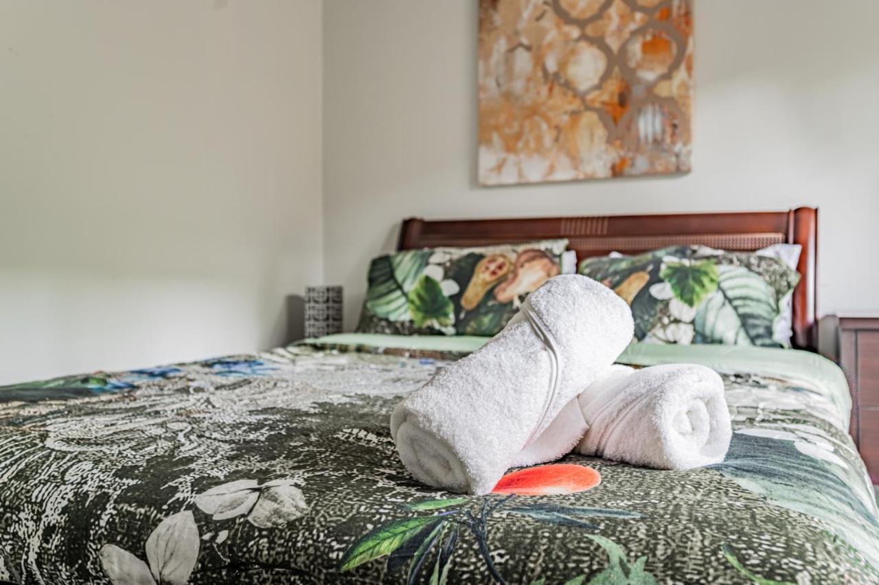 Beautiful Property In Downtown Core Close To Subway Station! 토론토 외부 사진