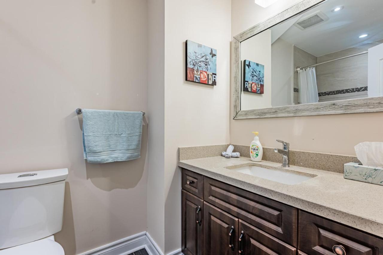 Beautiful Property In Downtown Core Close To Subway Station! 토론토 외부 사진