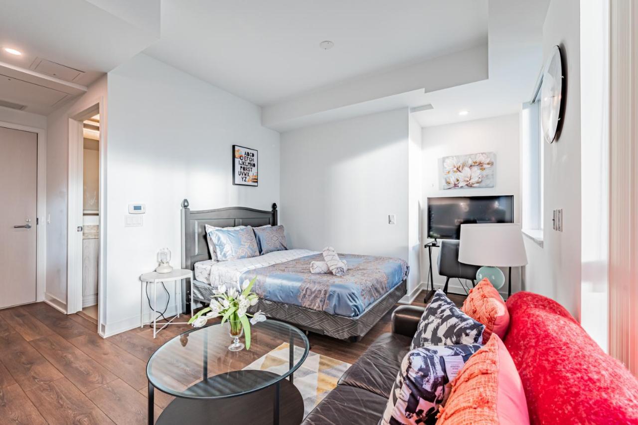 Beautiful Property In Downtown Core Close To Subway Station! 토론토 외부 사진